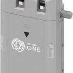 Dispositivo rectangular plateado tipo cerradura invisible con doble pasador superior, perno lateral, logotipo remock ONE e indicadores de apertura y cierre visibles, REMOCK RONES Cerradura de Seguridad Invisible con 4 mandos, 3 W, 3 V, Plata.