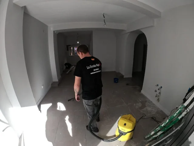 Empresa de limpieza - La Escoba Roja